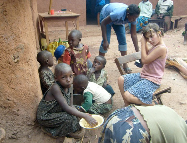 Voluneers in Rushooka