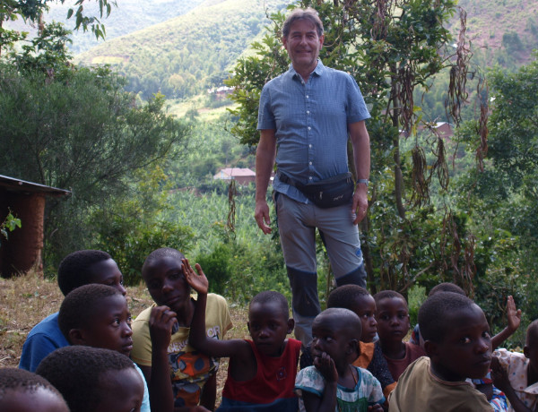 Voluneers in Rushooka